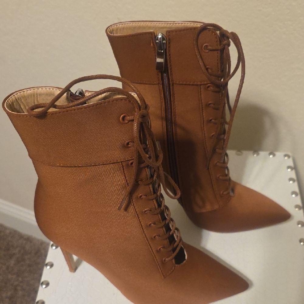 Elegant Brown Lace-Up Ankle Boots